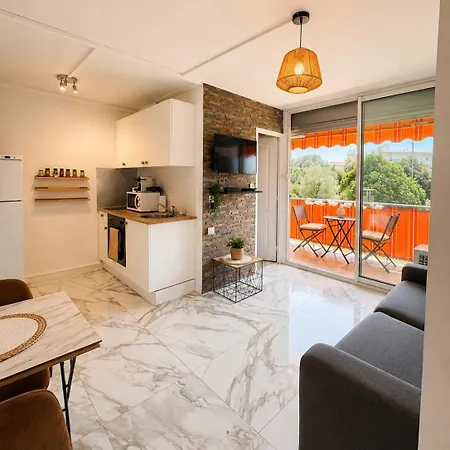 Convenient In * Antibes